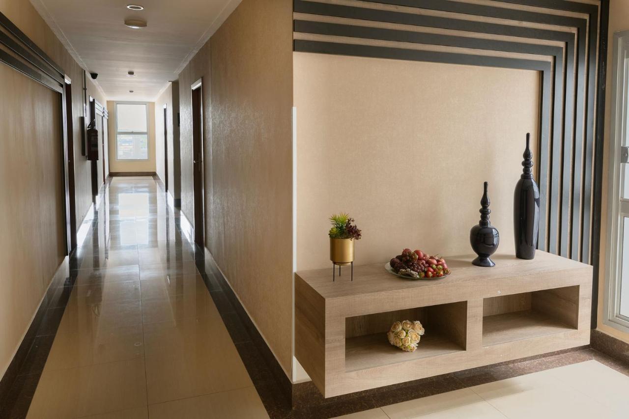 Tryp By Wyndham Varginha Cafe Royal Exterior photo